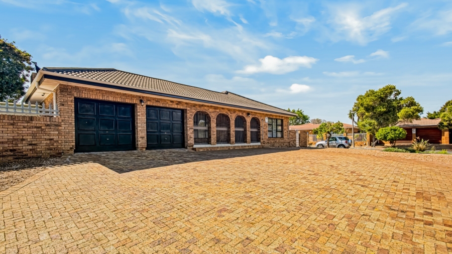 3 Bedroom Property for Sale in Monte Vista Western Cape